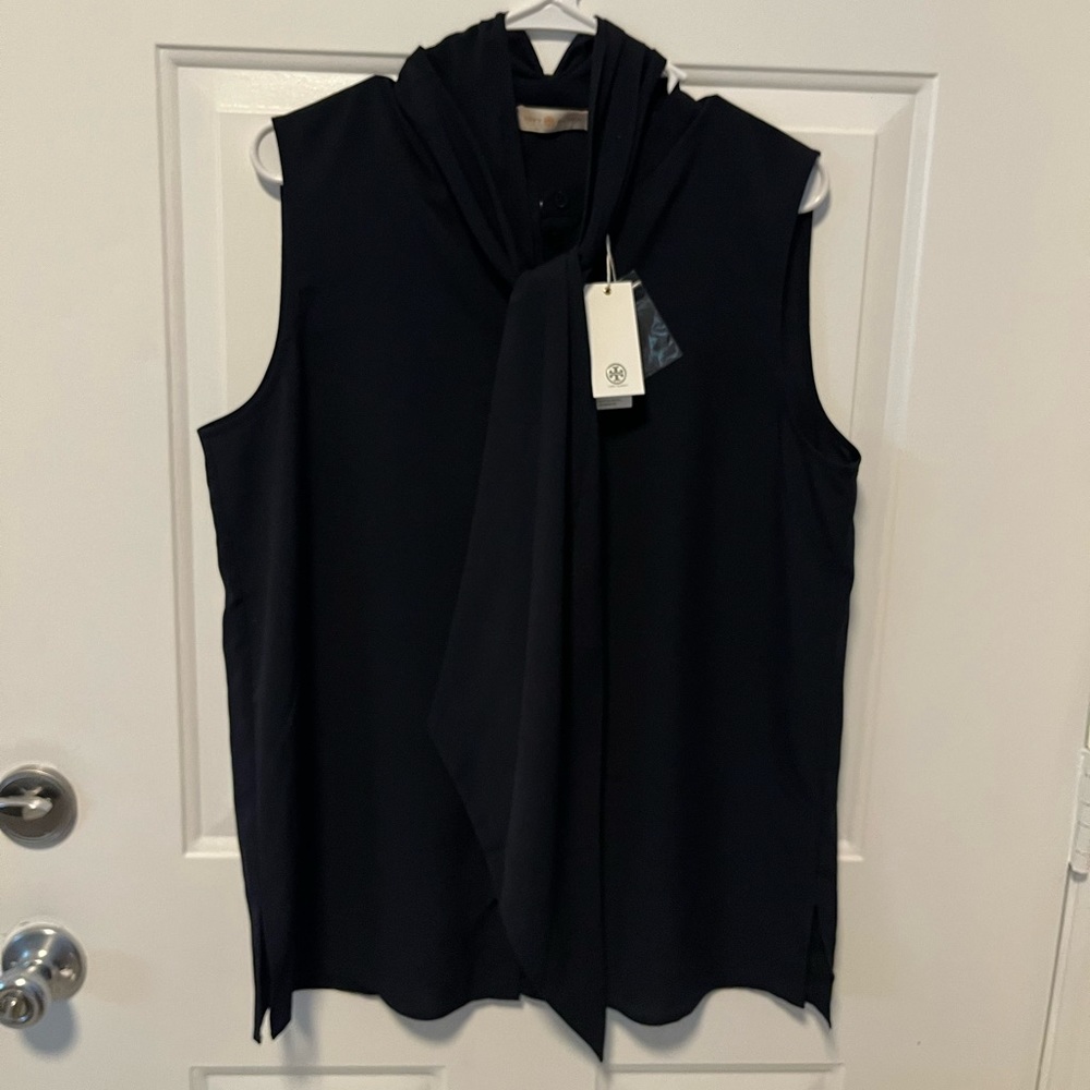 Navy top